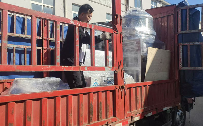 移動(dòng)式低溫蒸發(fā)器發(fā)貨